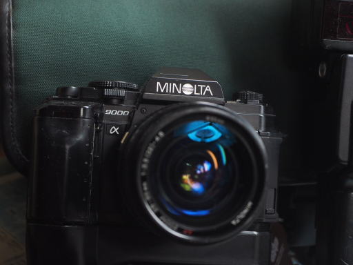 MINOLTA α-9000